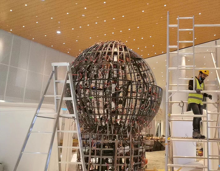 01-P2.5 customized spherical led display work progress.jpg
